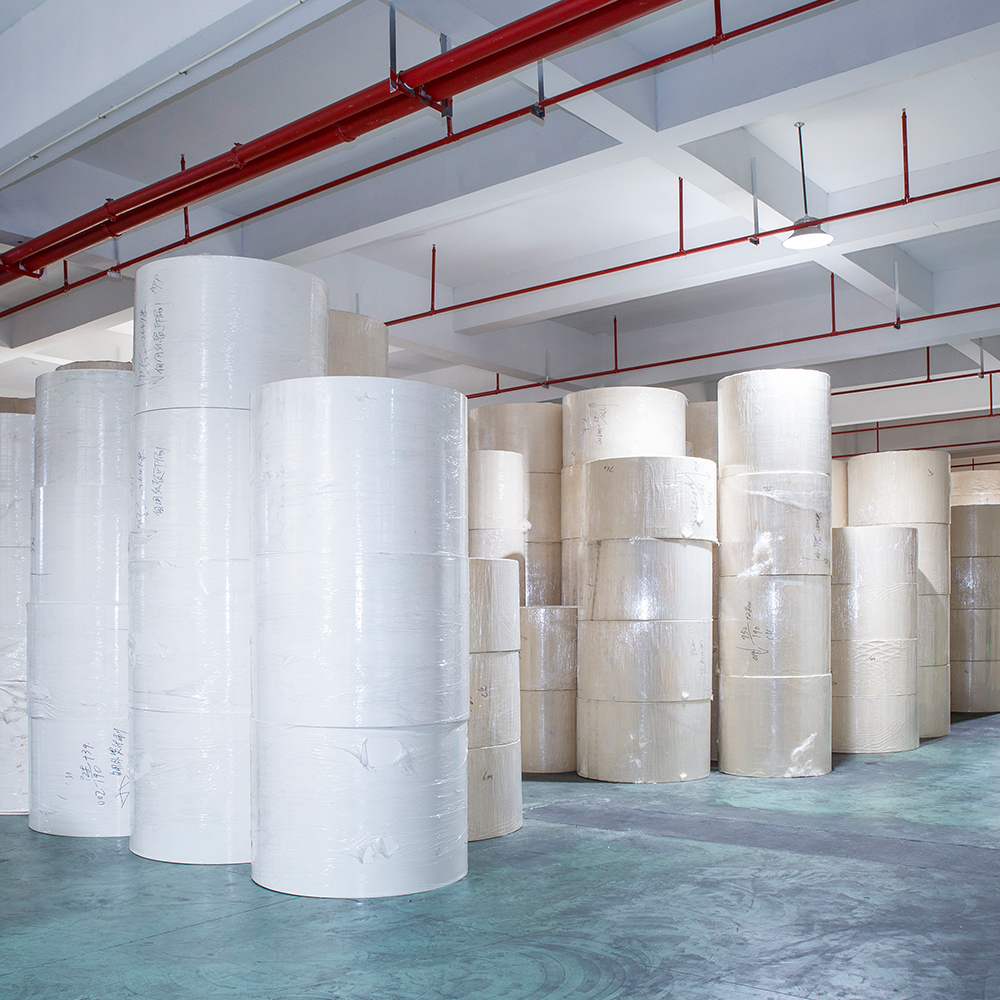 Papierrol met hoge bulk en PE-coating